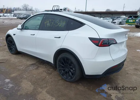 2021 Tesla Model Y Long Range Dual Motor All-Wheel Drive z USA, uszkodzony, nr VIN 5YJYGDEE3MF199384